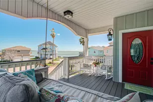 215 Lokai St, Tiki Island, TX 77554 - Photo 1