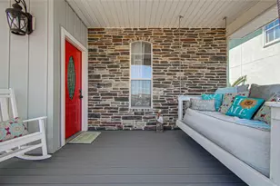 215 Lokai St, Tiki Island, TX 77554 - Photo 5