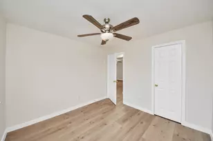 11927 Canyon Mills Dr, Houston, TX 77095 - Photo 33