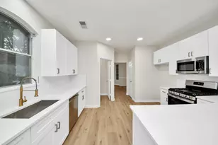 11927 Canyon Mills Dr, Houston, TX 77095 - Photo 9