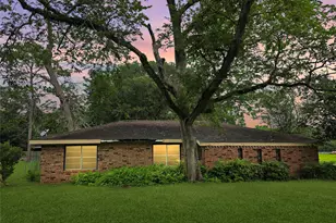 803 Avenue C, Sweeny, TX 77480 - Photo 1