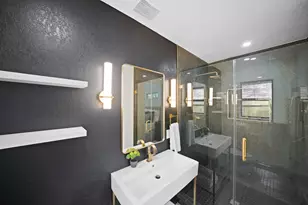 4813 Hummingbird St, Houston, TX 77035 - Photo 17