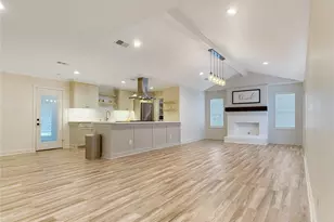 6811 Heron Dr, Houston, TX 77087 - Photo 9