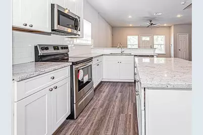 8214 Parker Drive #B, Houston, TX 77078 - Photo 3