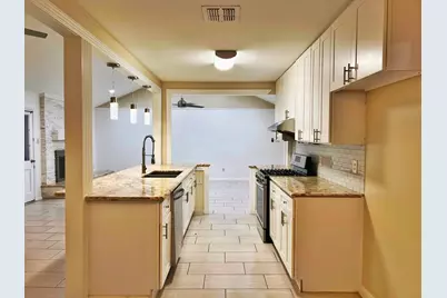 9006 Roos Road, Houston, TX 77036 - Photo 7