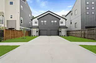 2113 St Charles St, Houston, TX 77003 - Photo 1