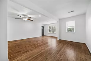 7515 Magnolia St, Houston, TX 77023 - Photo 3