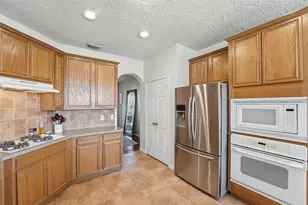 8126 Buffalo Springs Ct, Sugar Land, TX 77479 - Photo 9