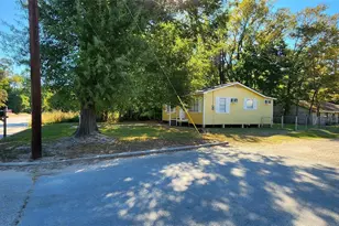 915 Martin Luther King Dr, Livingston, TX 77351 - Photo 3