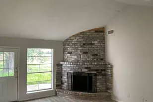 117 Bastrop St, Angleton, TX 77515 - Photo 3