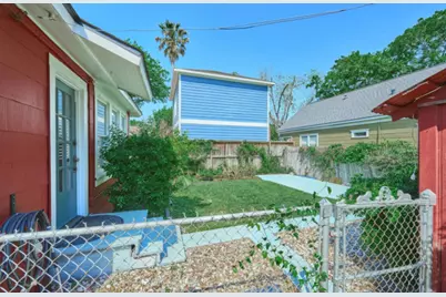 219 W 13th Street, Houston, TX 77008 - Photo 9