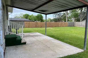218 N Ormsby St, Alvin, TX 77511 - Photo 7