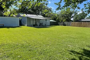 218 N Ormsby St, Alvin, TX 77511 - Photo 9