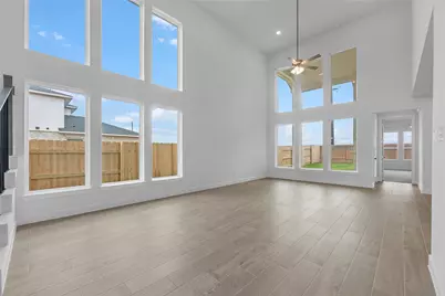 7927 Clover Gully Lane, Katy, TX 77493 - Photo 5