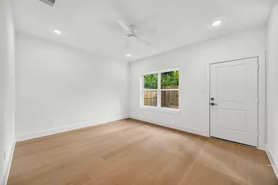 959 Ringold Street #A/B, Houston, TX 77088 - Photo 11