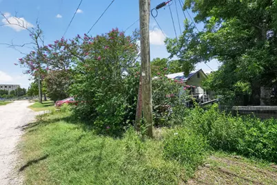 105 S Broadway Street, Thorndale, TX 76577 - Photo 15