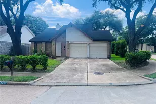 2239 Trail W St, Sugar Land, TX 77478 - Photo 13
