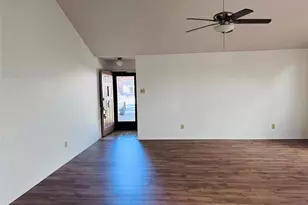 2239 Trail W St, Sugar Land, TX 77478 - Photo 7
