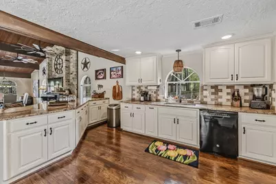 602 Rolling Hills Road, Huntsville, TX 77340 - Photo 13