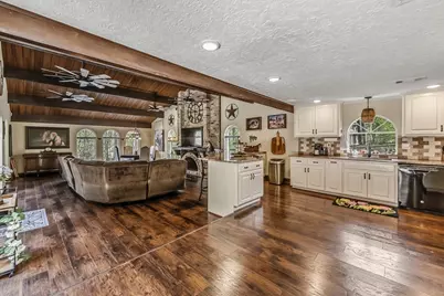 602 Rolling Hills Road, Huntsville, TX 77340 - Photo 11