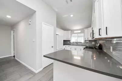 11122 Windmark Place, Houston, TX 77099 - Photo 13