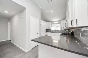 11122 Windmark Pl, Houston, TX 77099 - Photo 13