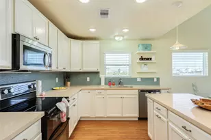 4215 San Jacinto Dr, Galveston, TX 77554 - Photo 31