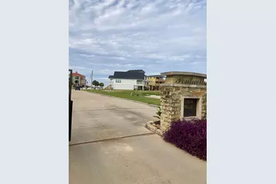 710 Vista Bella, Galveston, TX 77554 - Photo 3