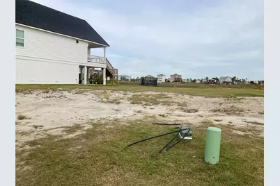 710 Vista Bella, Galveston, TX 77554 - Photo 5