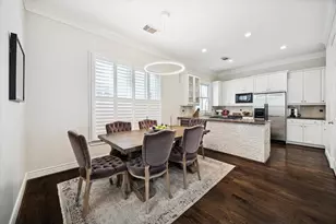 126 Oak Pl Dr, Houston, TX 77006 - Photo 11