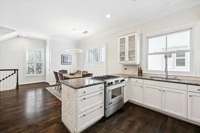 126 Oak Place Drive, Houston, TX 77006 - Photo 9