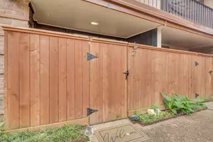 3401 Timmons Ln, Houston, TX 77027 - Photo 3