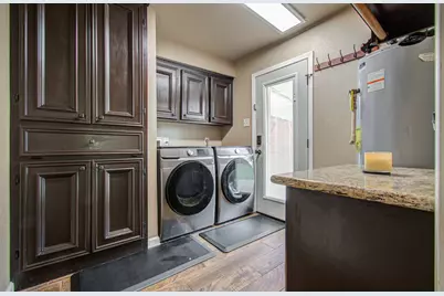 9834 Pinehurst Street, Baytown, TX 77521 - Photo 17