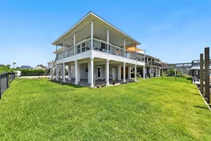 1127 Redfish St, Bayou Vista, TX 77563 - Photo 1