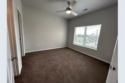 2136 W 34th St #124, Houston, TX 77018 - Photo 5