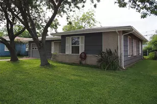 112 Tuna St, Galveston, TX 77550 - Photo 3