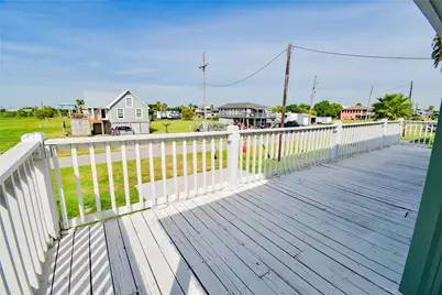 1032 N Selwyn Rd, Crystal Beach, TX 77650 - Photo 15
