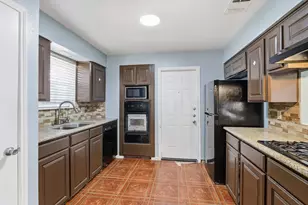 7031 Log Hollow Dr, Houston, TX 77040 - Photo 9