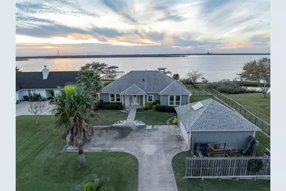 4001 29th Street N, Texas City, TX 77590 - Photo 1