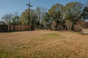 820 Enfield Ln, Beaumont, TX 77707 - Photo 29