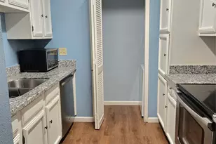 6602 Harbor Town Dr, Houston, TX 77036 - Photo 15