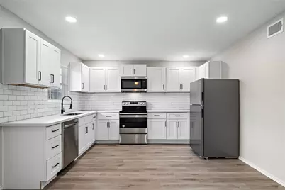 9711 Linkmeadow Lane #19, Houston, TX 77025 - Photo 5