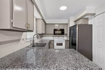 1221 Cedar Post Lane #8C, Houston, TX 77055 - Photo 7