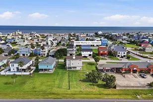 13684 Mutiny Ln, Galveston, TX 77554 - Photo 41