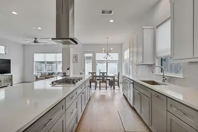 8706 Ojeman Creek Lane, Houston, TX 77055 - Photo 17