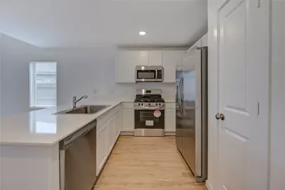 9910 Oakheath Bluff Drive, Baytown, TX 77521 - Photo 5