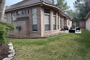 42 Vista Cove Dr, The Woodlands, TX 77381 - Photo 19