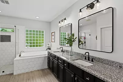 8222 Merlot Lane, Houston, TX 77055 - Photo 15
