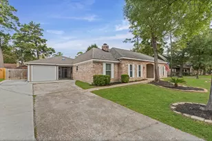 27241 Wells Ln, Conroe, TX 77385 - Photo 3