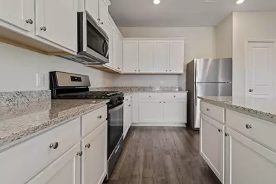 15802 Berry Hill Drive, Conroe, TX 77303 - Photo 5